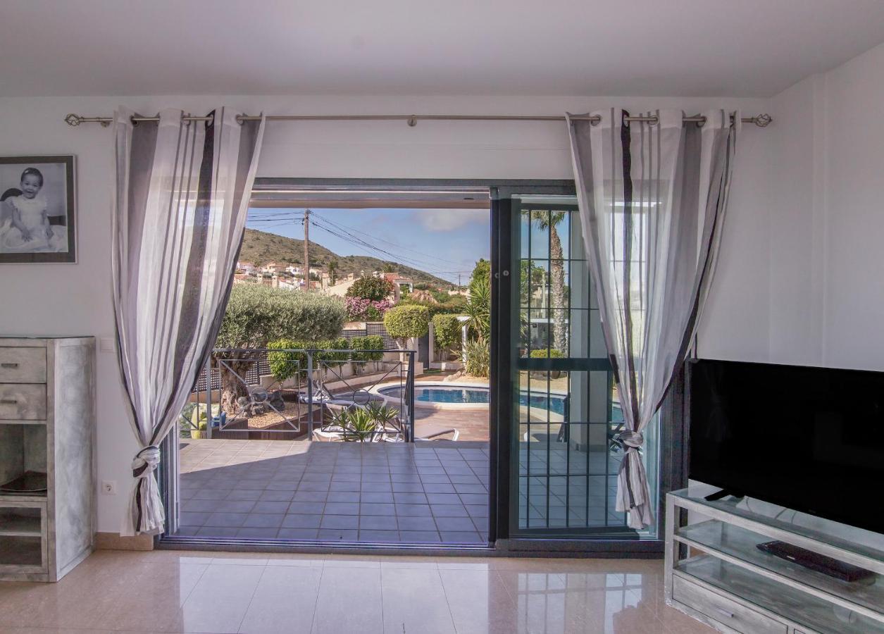 Villa Moderna Con Piscina Кампелло Экстерьер фото
