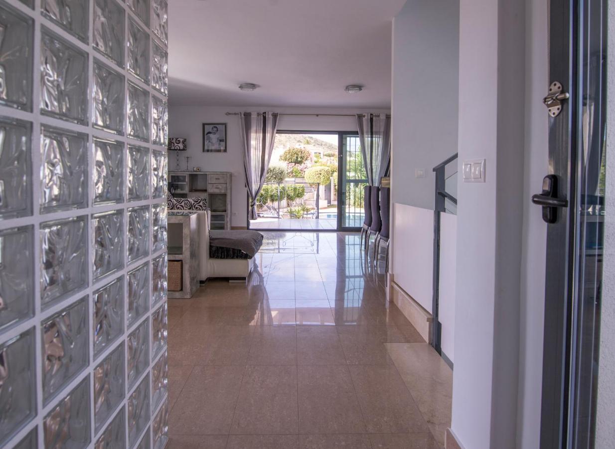 Villa Moderna Con Piscina Кампелло Экстерьер фото